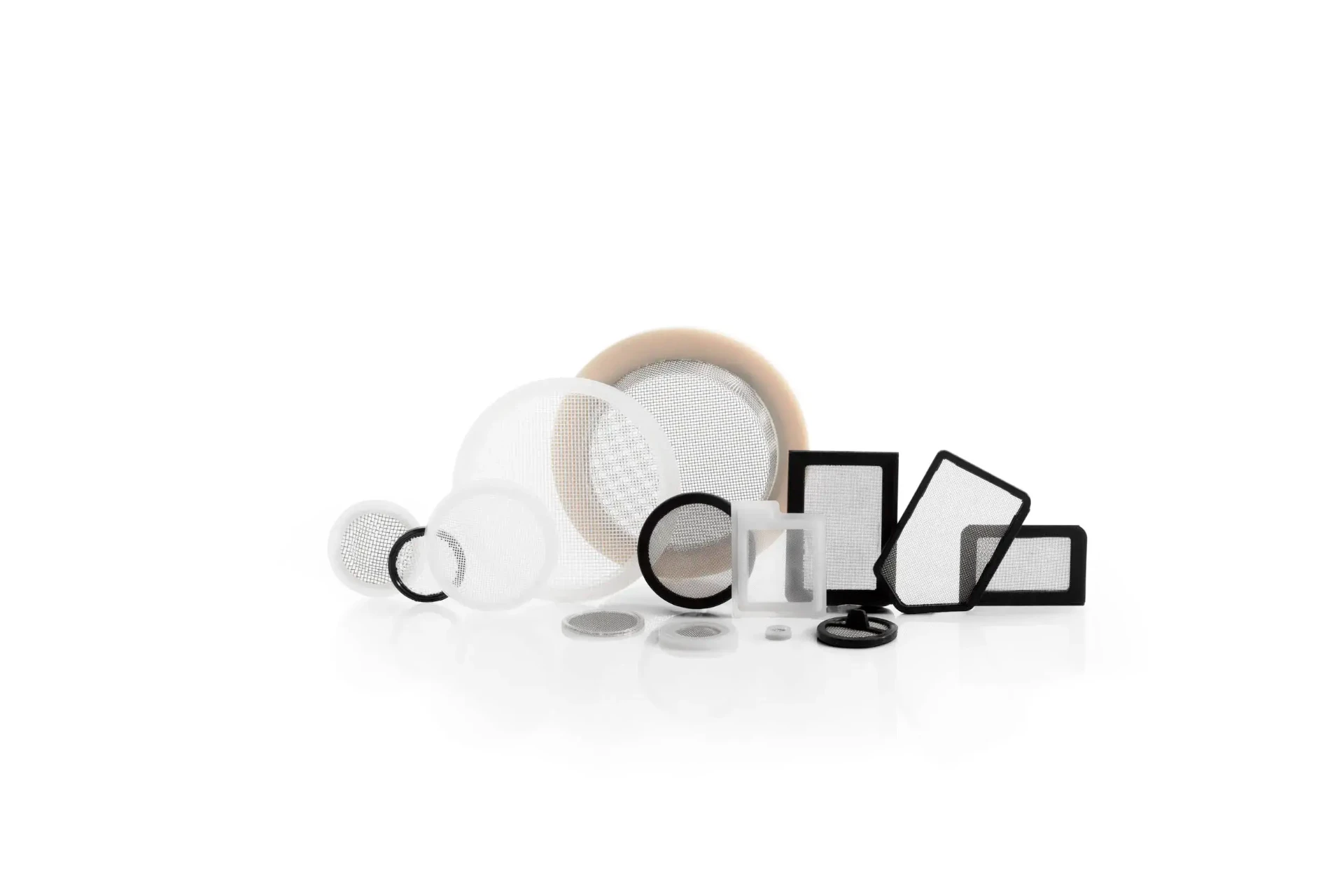 Round and framed flat mesh filters in various sizes